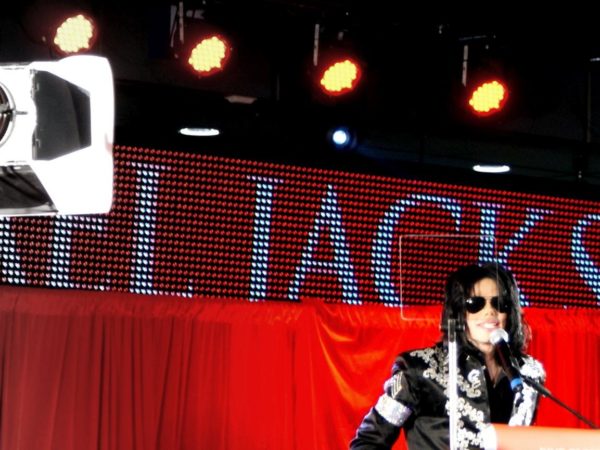 Micheal-Jackson-press-conference-7
